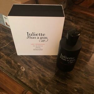 Juliet has a gun Lady Vengence